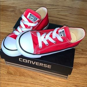 🚫SOLD ON Ⓜ️🚫 Kids Red Converse